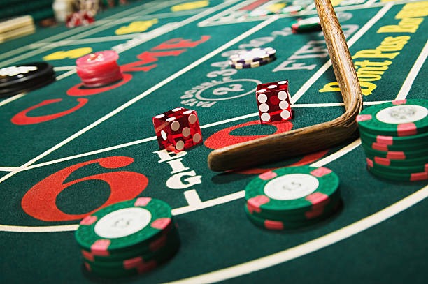 pulautoto slot live-dealer blackjack table with real dealer and player interface